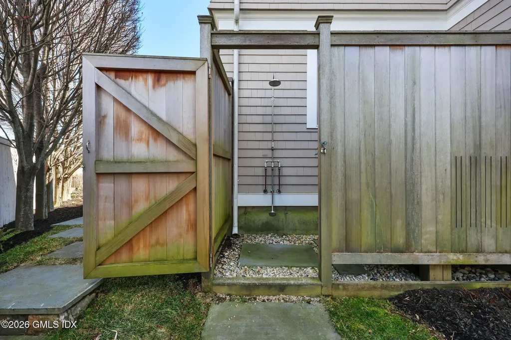 693 S Benson Road Fairfield CT 06824