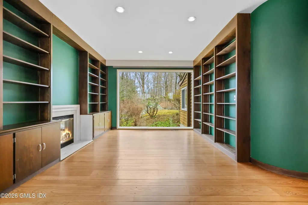 41 Londonderry Drive Greenwich CT 06830