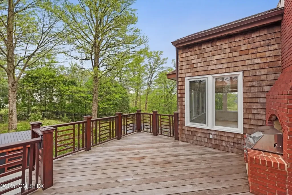 41 Londonderry Drive Greenwich CT 06830