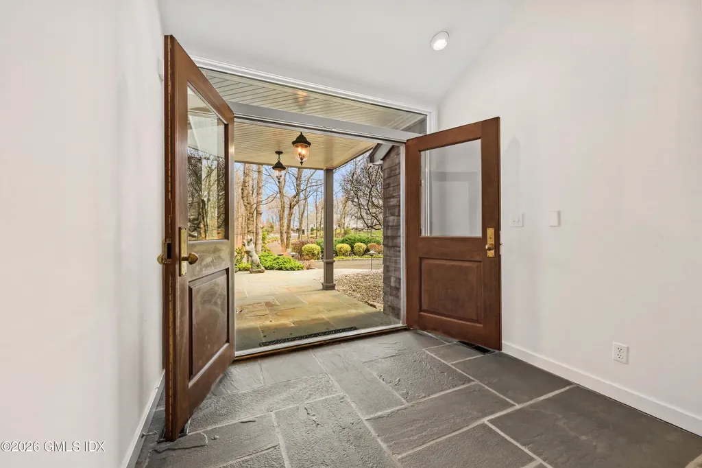 41 Londonderry Drive Greenwich CT 06830