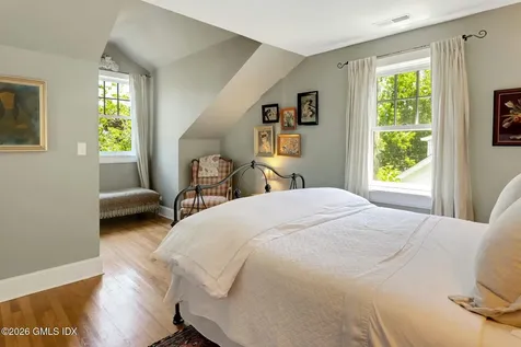 11 Roosevelt Avenue Old Greenwich CT 06870