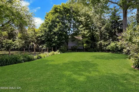 11 Roosevelt Avenue Old Greenwich CT 06870