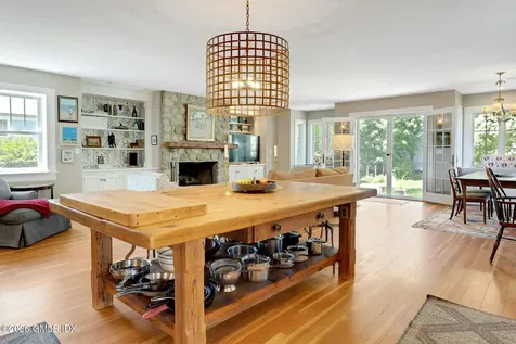 11 Roosevelt Avenue Old Greenwich CT 06870
