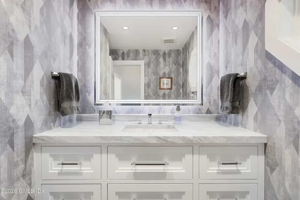 19 Hawkwood Lane Greenwich CT 06830