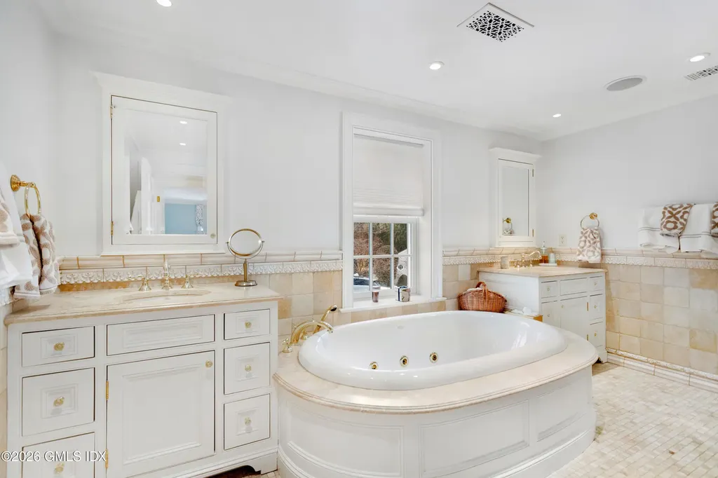 19 Hawkwood Lane Greenwich CT 06830