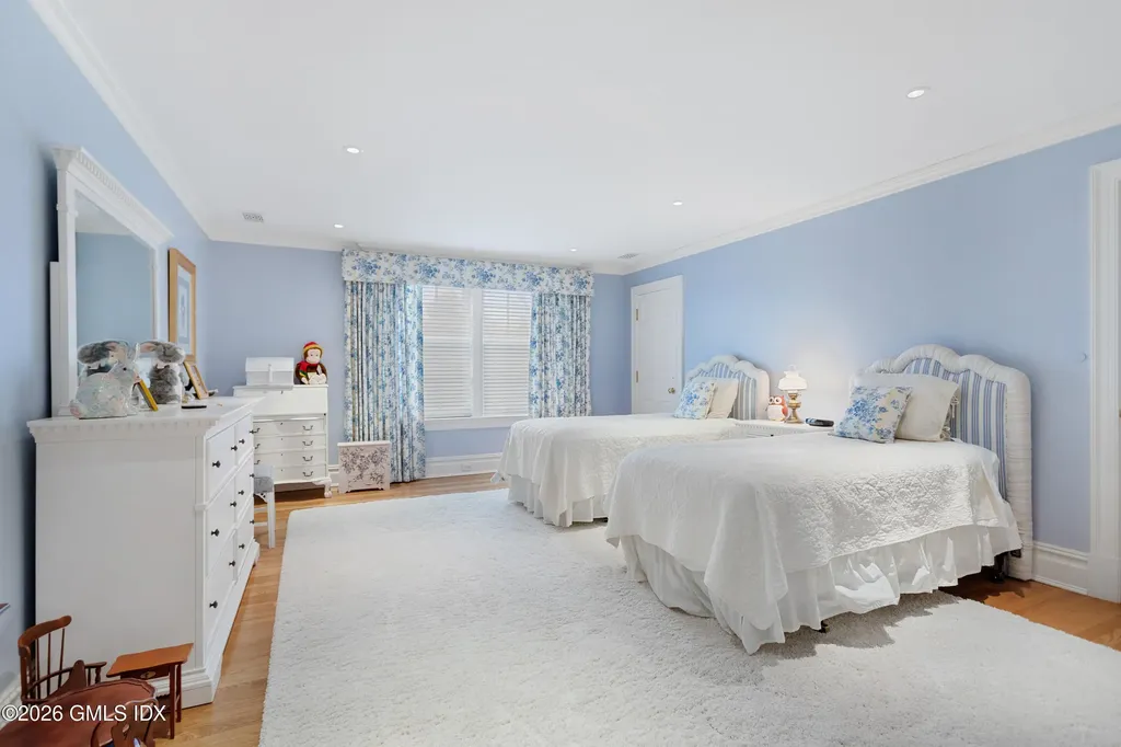 19 Hawkwood Lane Greenwich CT 06830