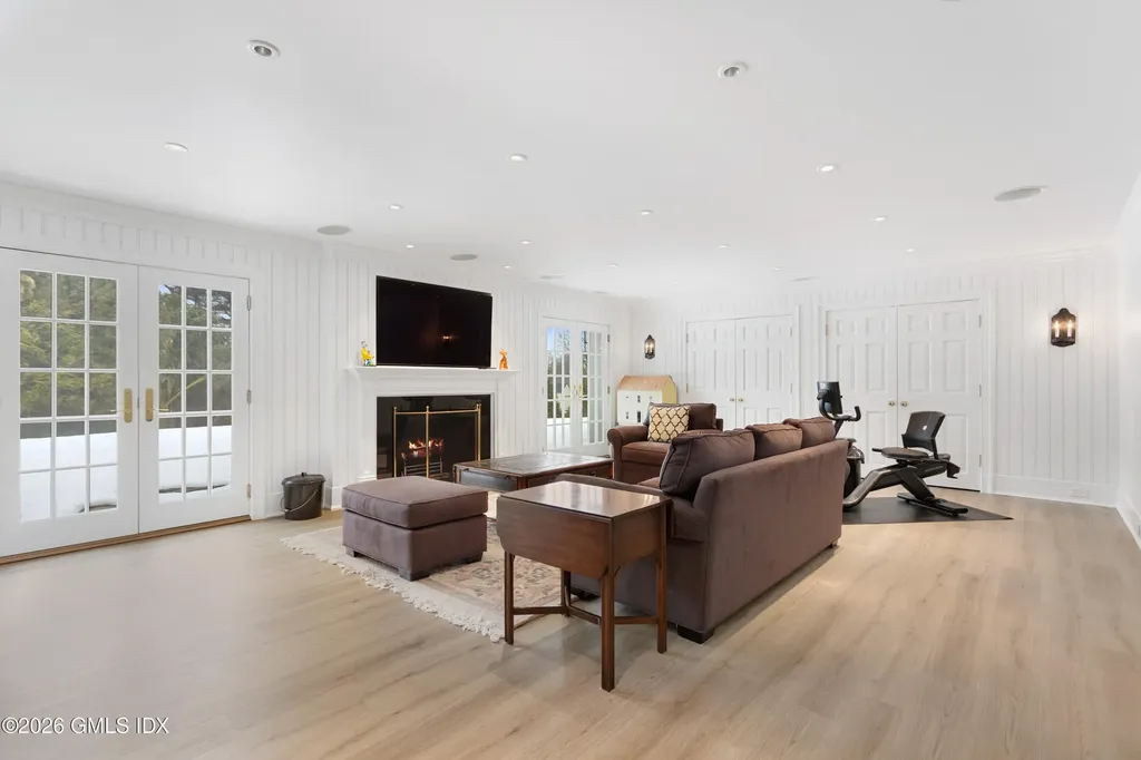 19 Hawkwood Lane Greenwich CT 06830