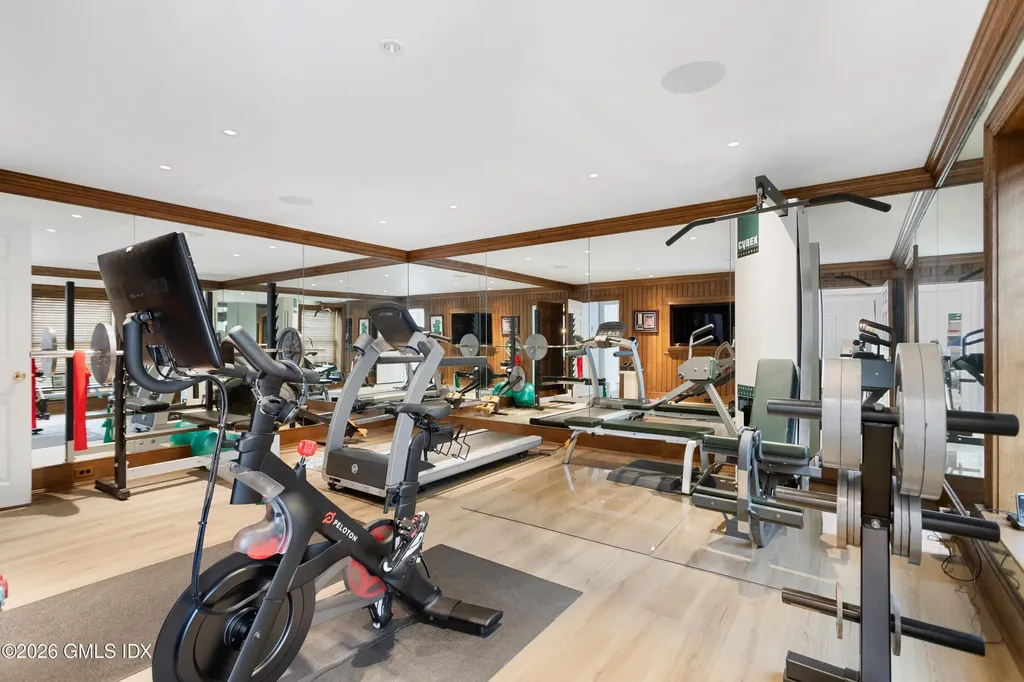 19 Hawkwood Lane Greenwich CT 06830