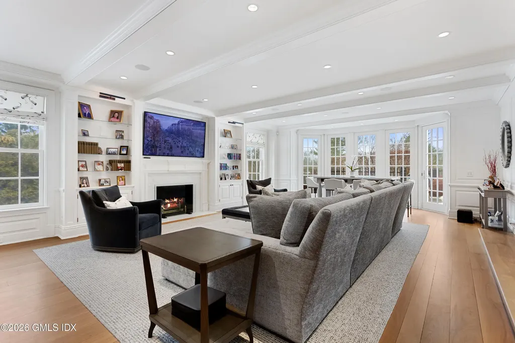 19 Hawkwood Lane Greenwich CT 06830