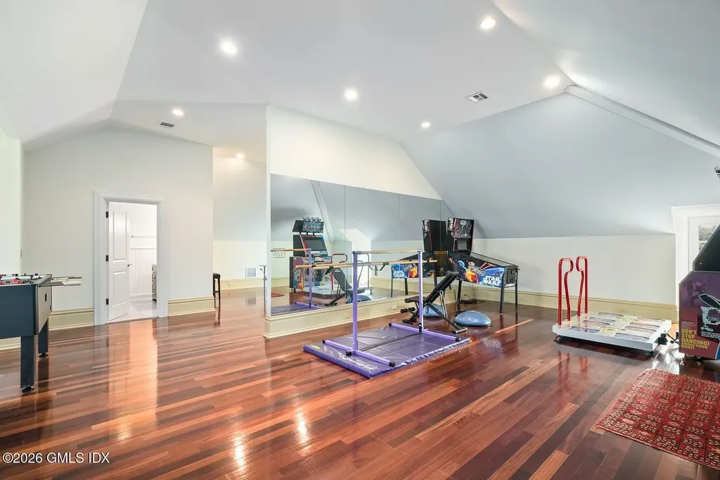 44 Hunting Ridge Road Greenwich CT 06831