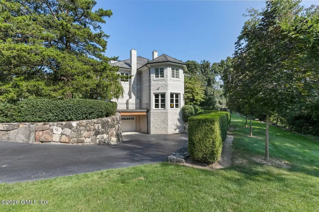 44 Hunting Ridge Road Greenwich CT 06831