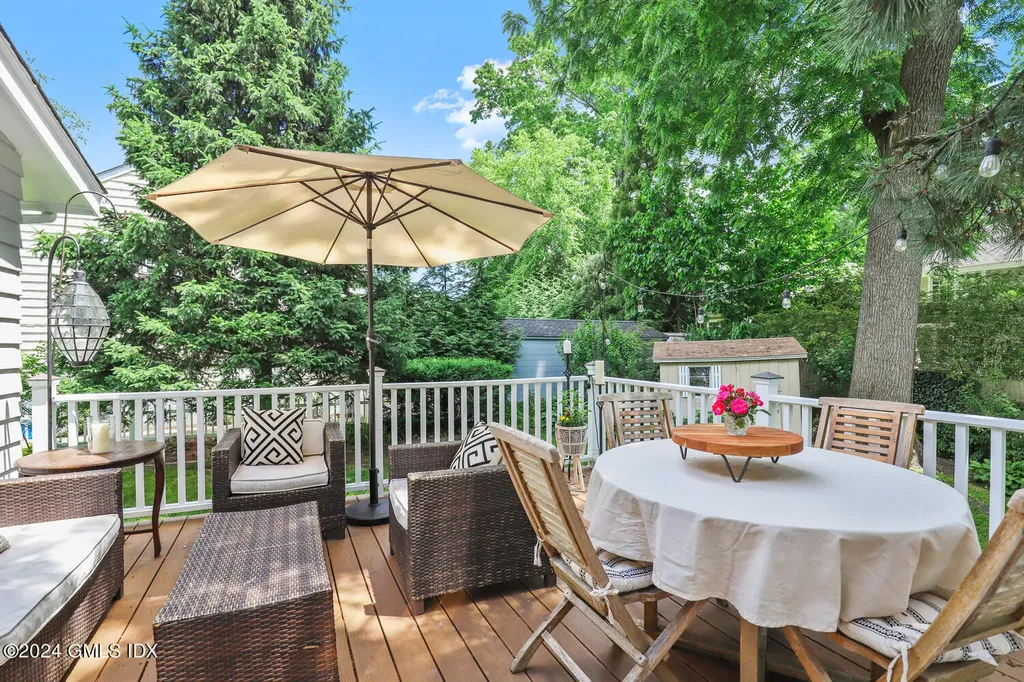 8 Willow Lane Old Greenwich CT 06870
