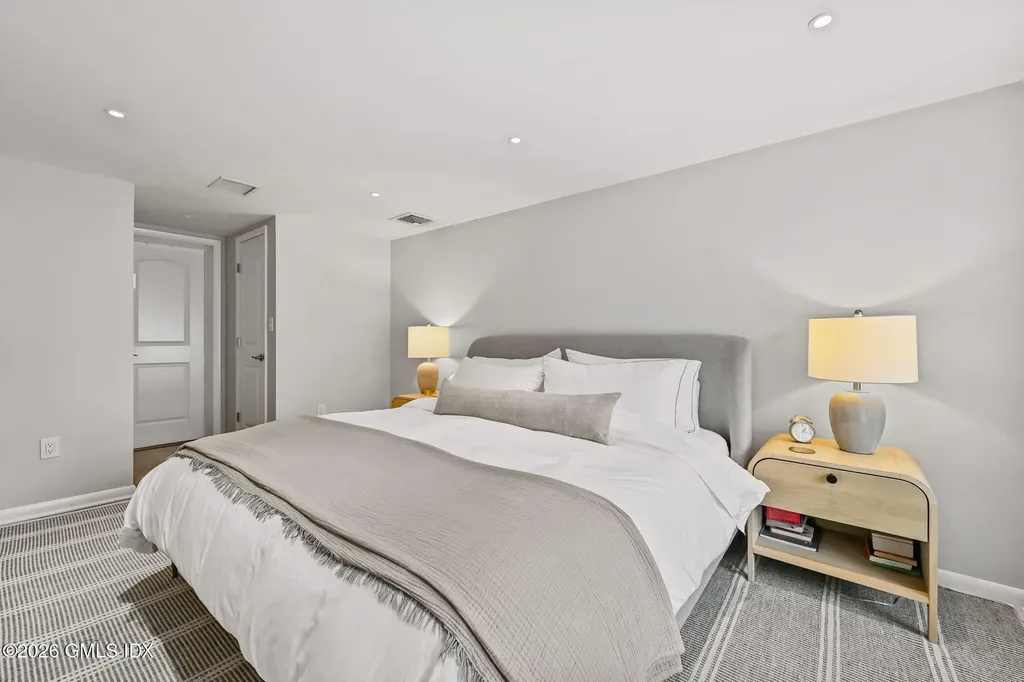 8 Willow Lane Old Greenwich CT 06870