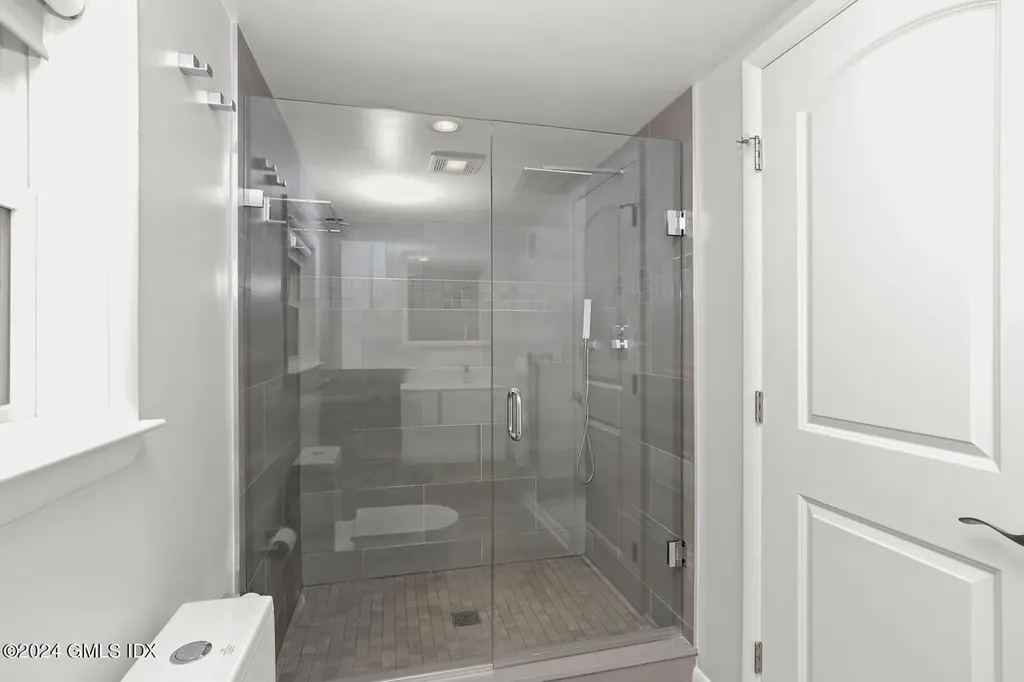8 Willow Lane Old Greenwich CT 06870