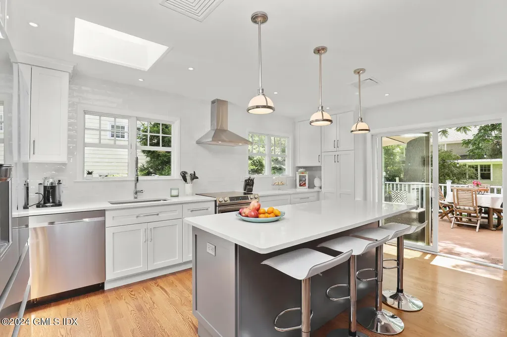 8 Willow Lane Old Greenwich CT 06870