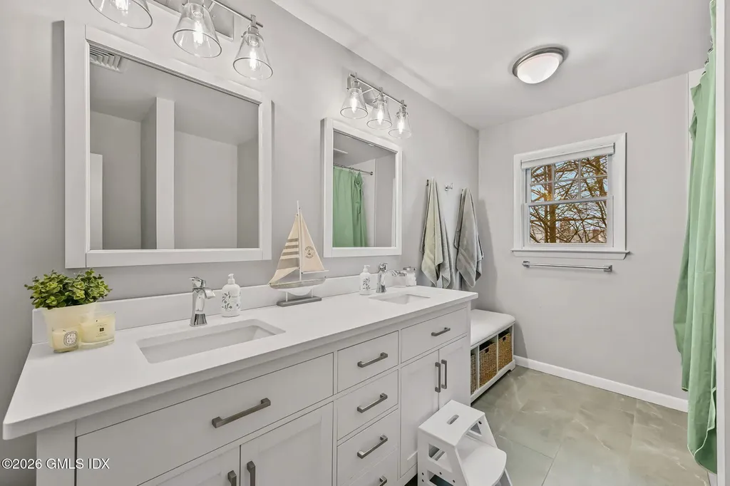 8 Willow Lane Old Greenwich CT 06870