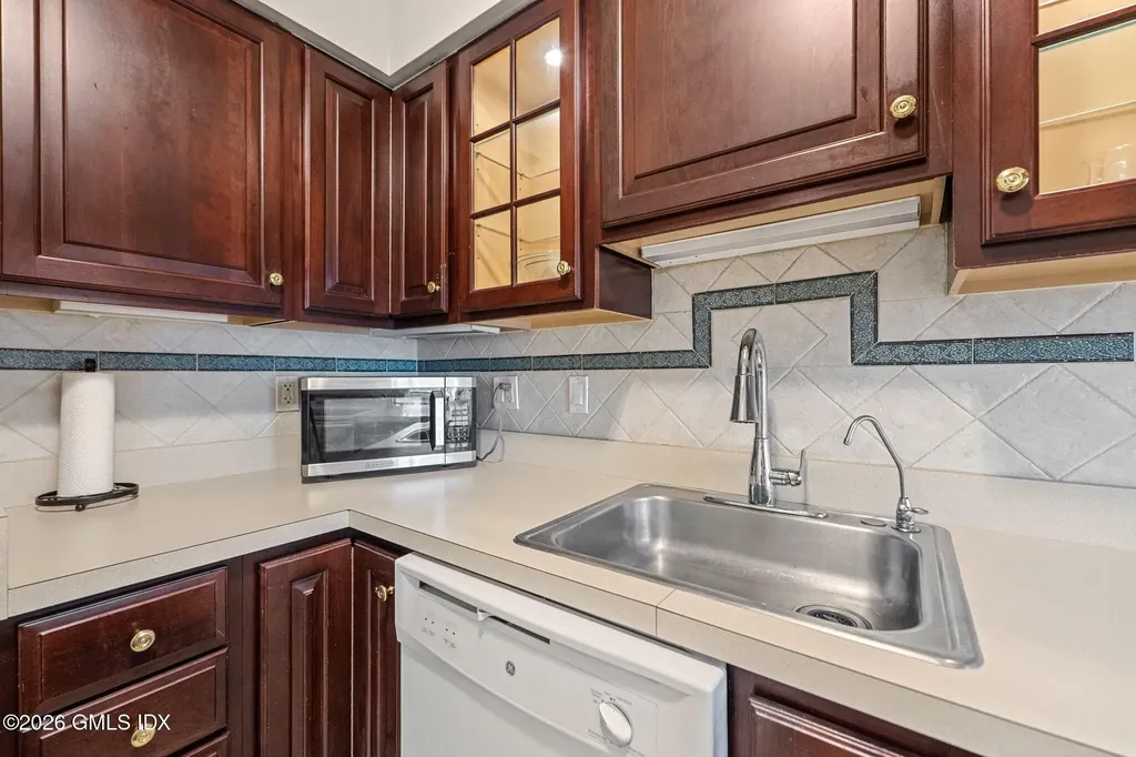 1535 E Putnam Avenue Old Greenwich CT 06870