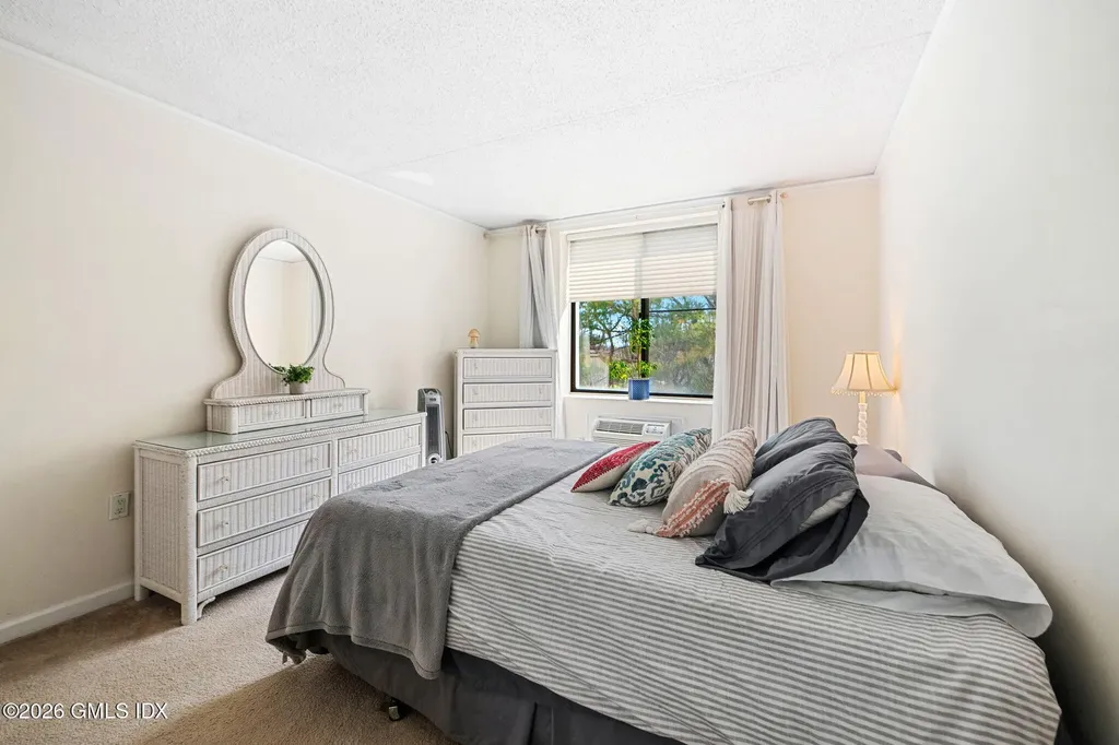 1535 E Putnam Avenue Old Greenwich CT 06870