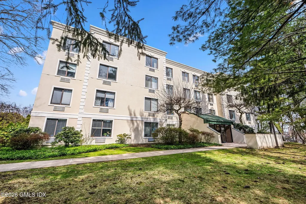 1535 E Putnam Avenue Old Greenwich CT 06870