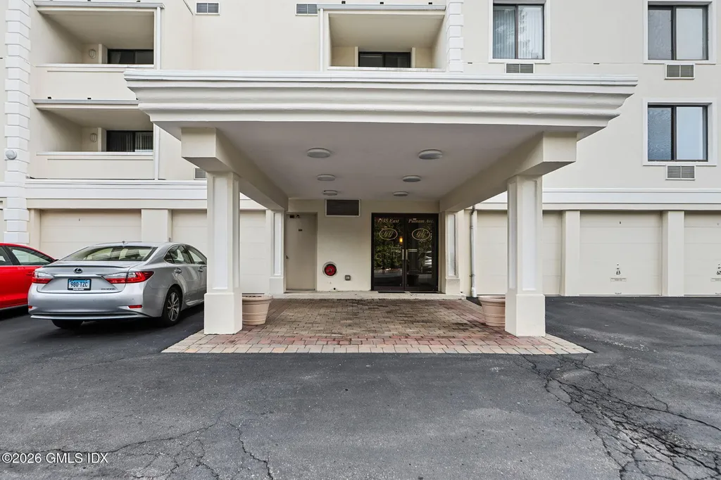 1535 E Putnam Avenue Old Greenwich CT 06870
