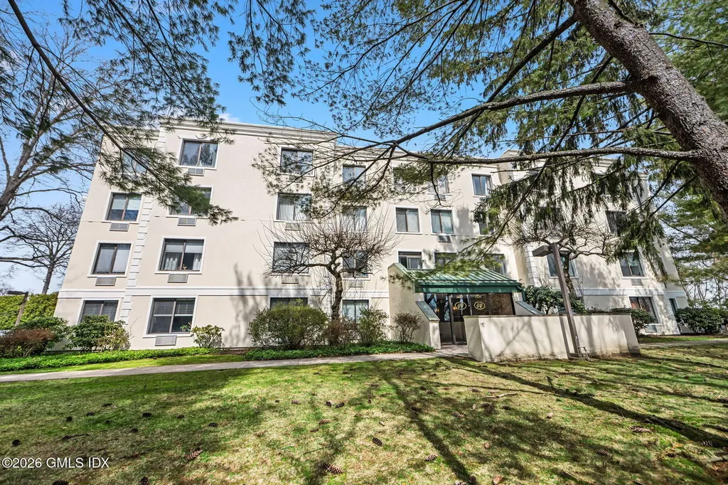 1535 E Putnam Avenue Old Greenwich CT 06870