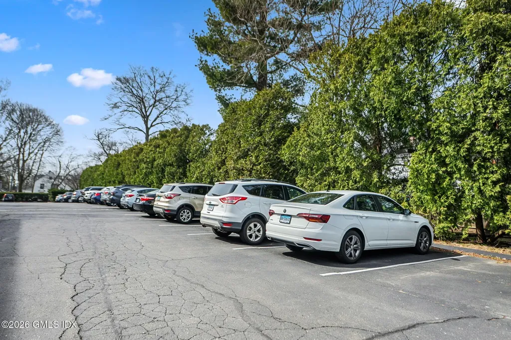 1535 E Putnam Avenue Old Greenwich CT 06870
