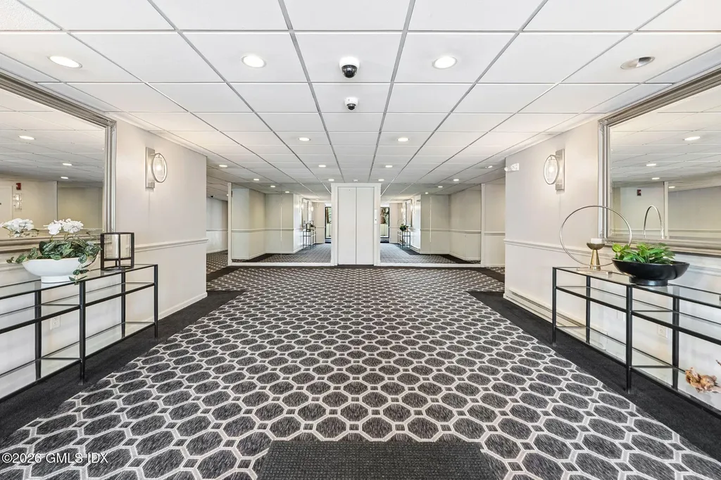 1535 E Putnam Avenue Old Greenwich CT 06870