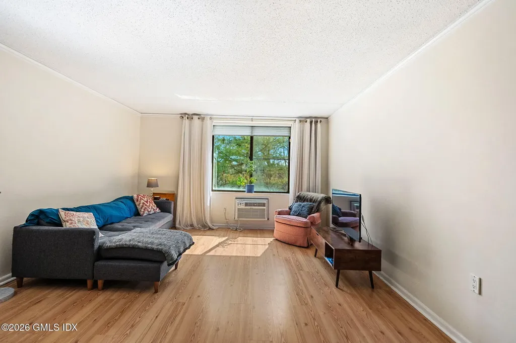 1535 E Putnam Avenue Old Greenwich CT 06870