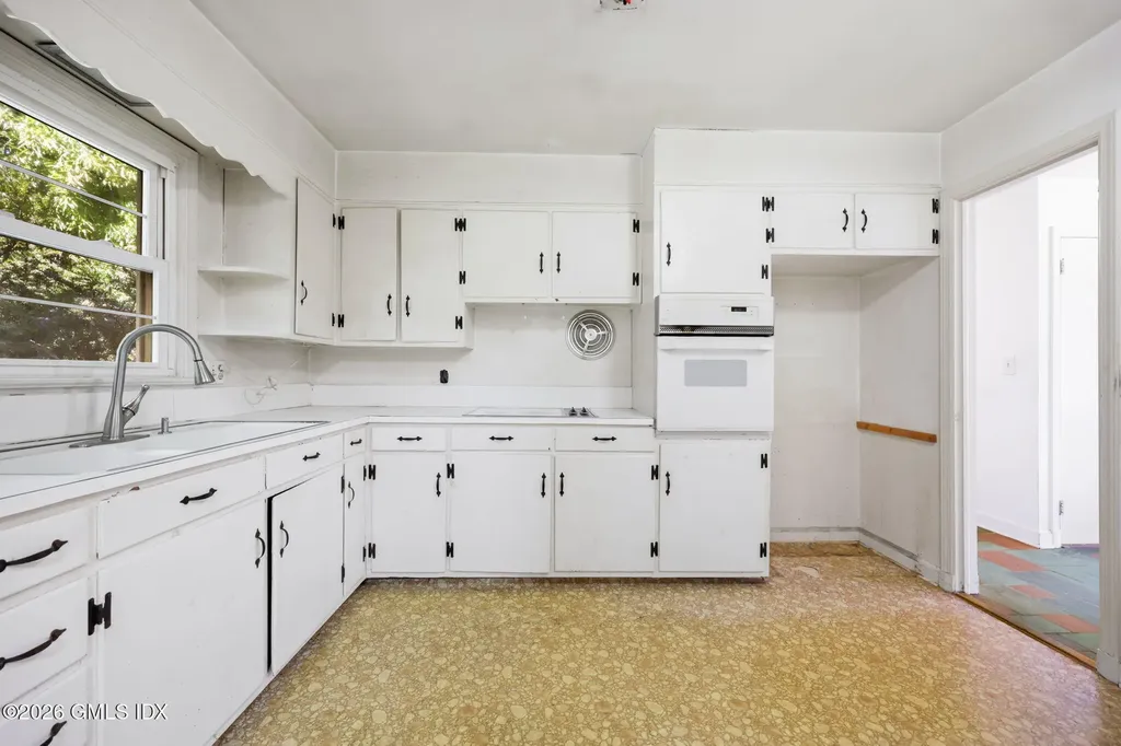 420 Valley Road Cos Cob CT 06807