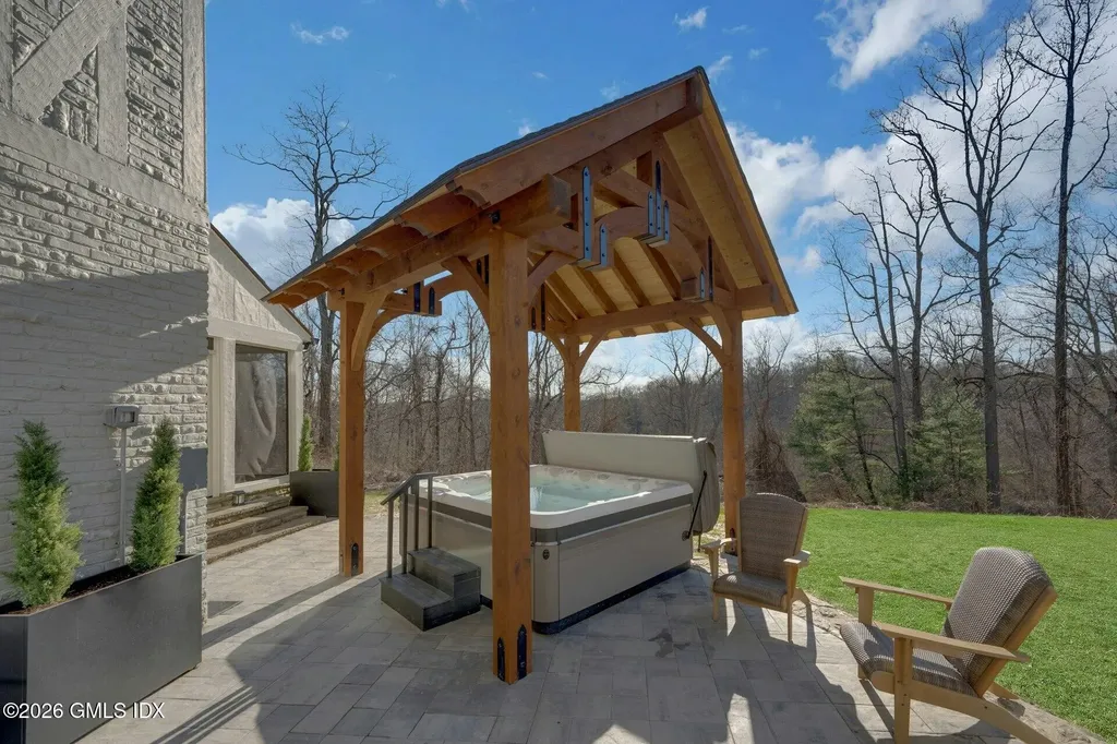 25 Wildwood Road Stamford CT 06903