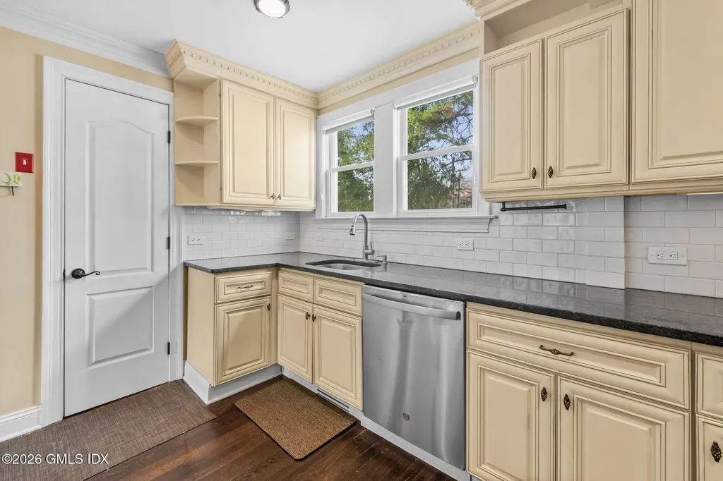 125 Oaklawn Avenue Stamford CT 06905