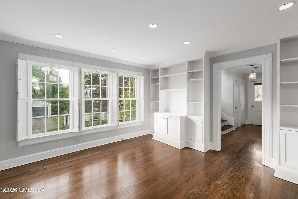 118 Shore Road Old Greenwich CT 06870