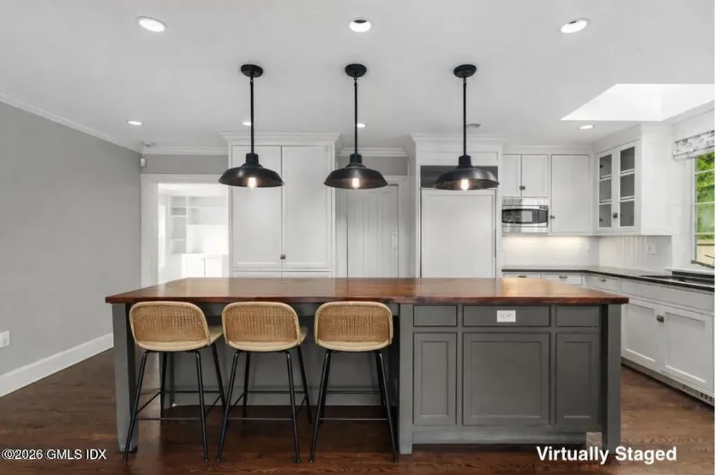 118 Shore Road Old Greenwich CT 06870