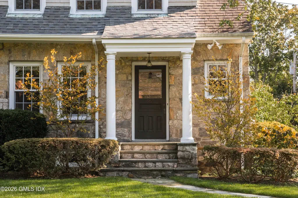 118 Shore Road Old Greenwich CT 06870