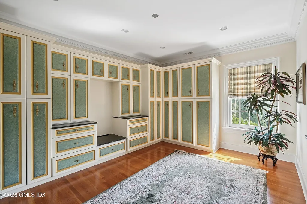 550 Round Hill Road Greenwich CT 06831