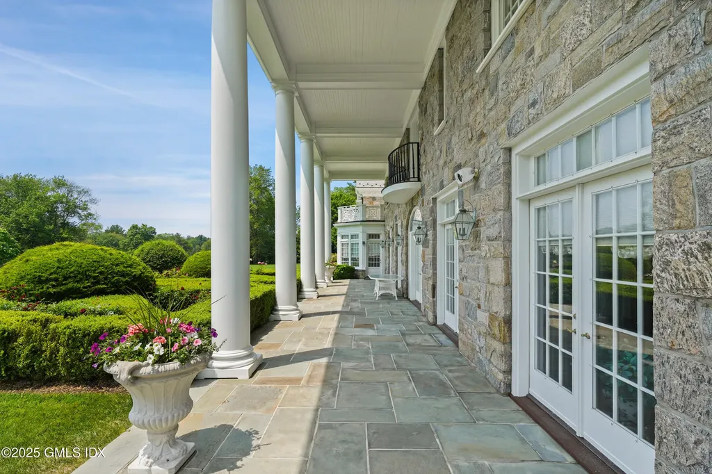 550 Round Hill Road Greenwich CT 06831
