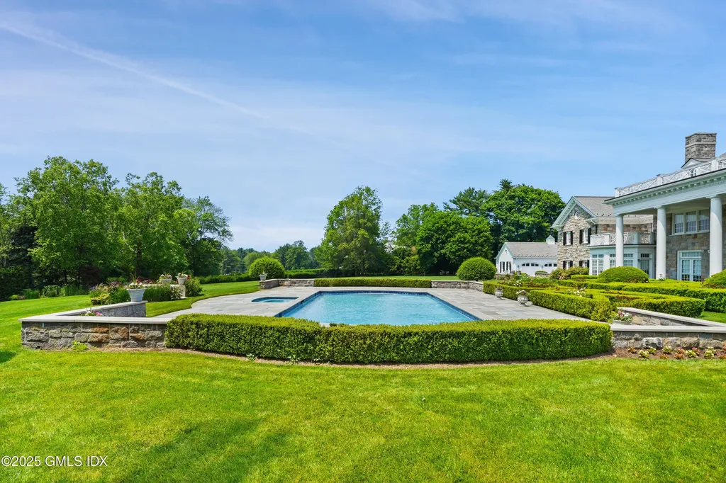 550 Round Hill Road Greenwich CT 06831