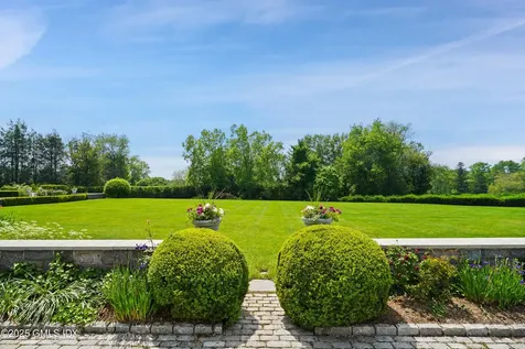 550 Round Hill Road Greenwich CT 06831