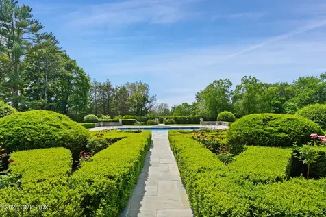 550 Round Hill Road Greenwich CT 06831