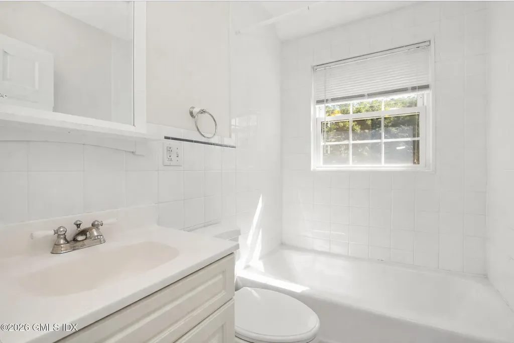 29 Coventry Lane Riverside CT 06878