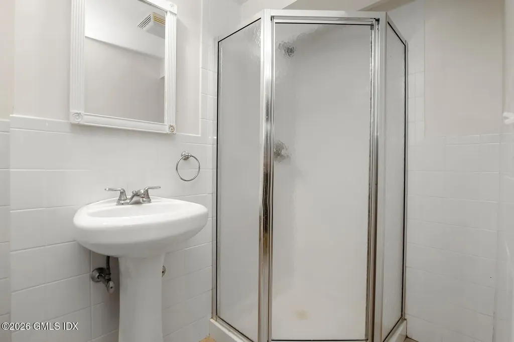 29 Coventry Lane Riverside CT 06878