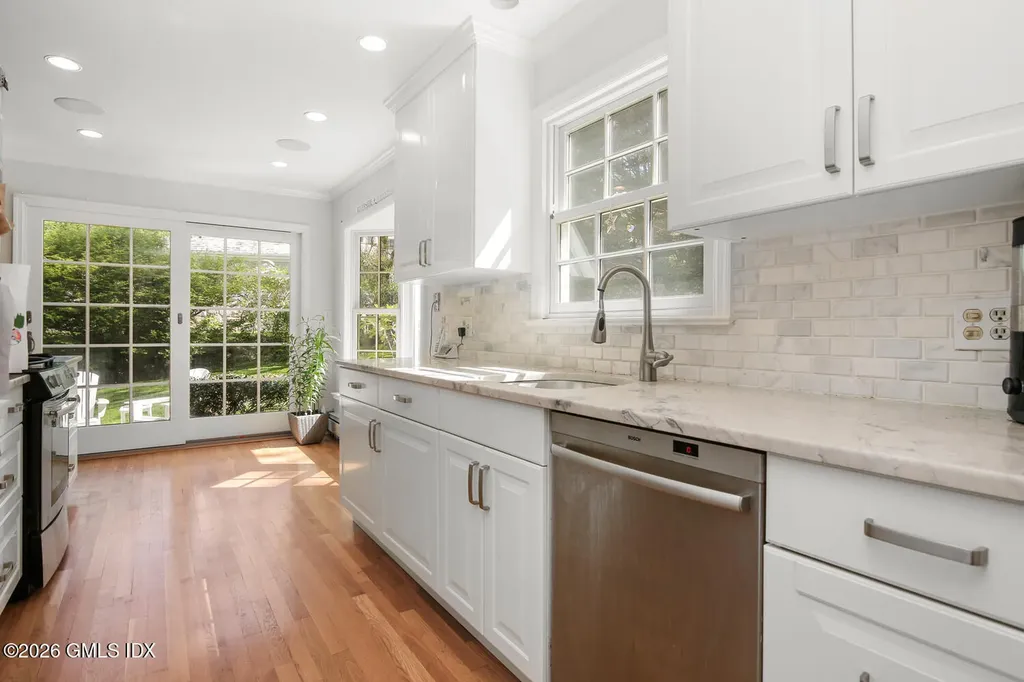 29 Coventry Lane Riverside CT 06878