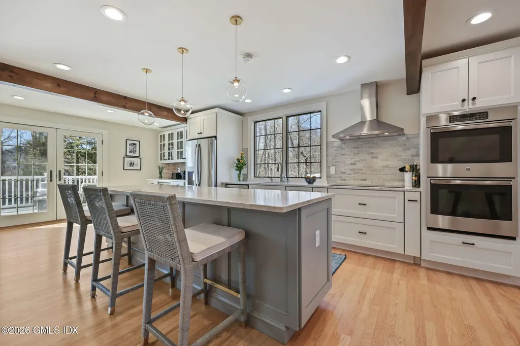 97 Davenport Ridge Lane Stamford CT 06903