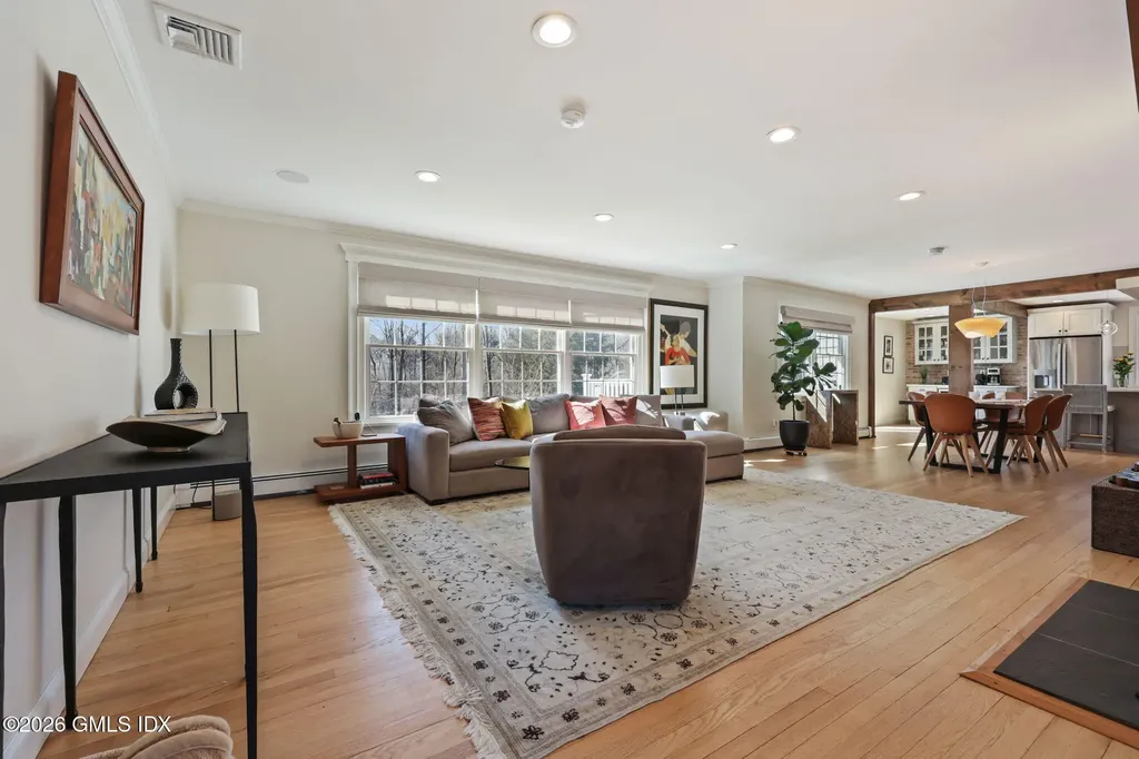 97 Davenport Ridge Lane Stamford CT 06903