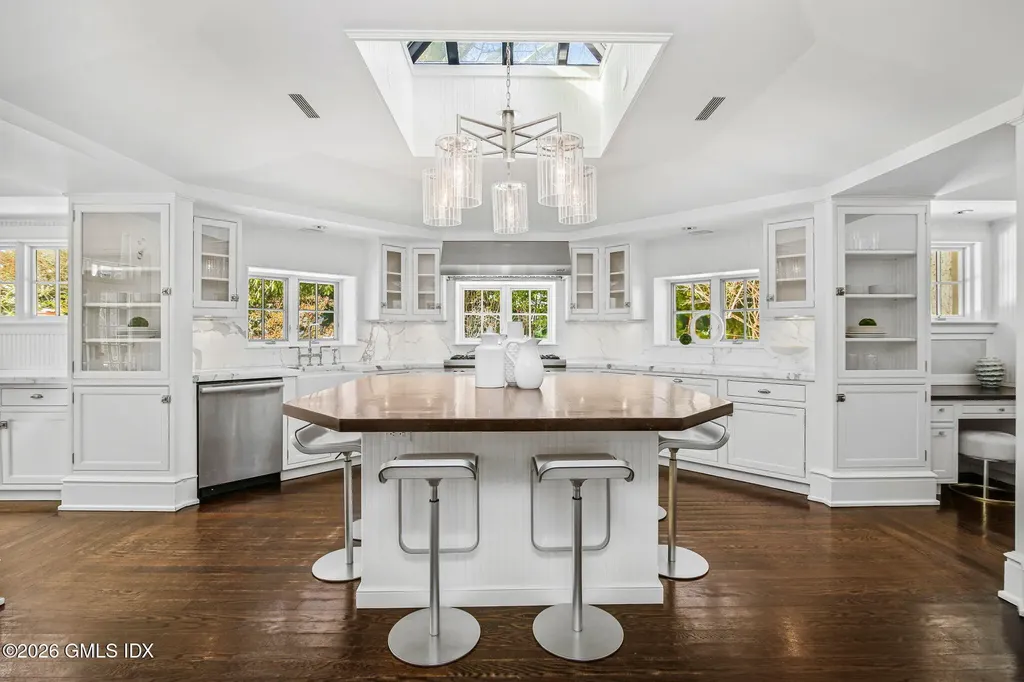 164 Round Hill Road Greenwich CT 06831