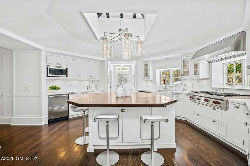 164 Round Hill Road Greenwich CT 06831