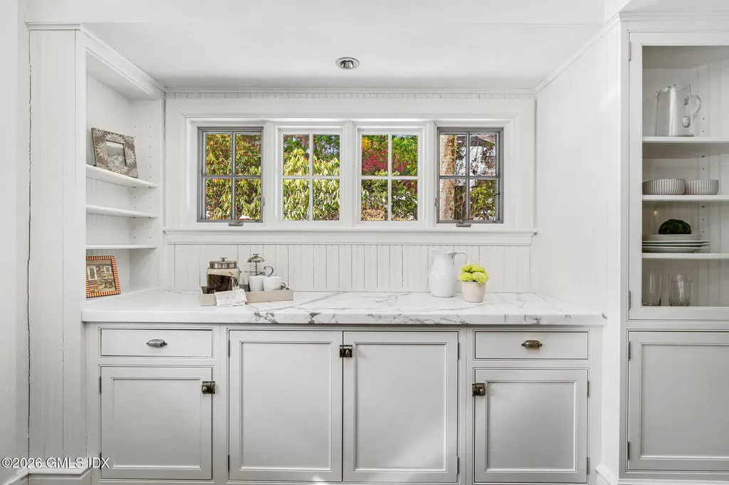 164 Round Hill Road Greenwich CT 06831