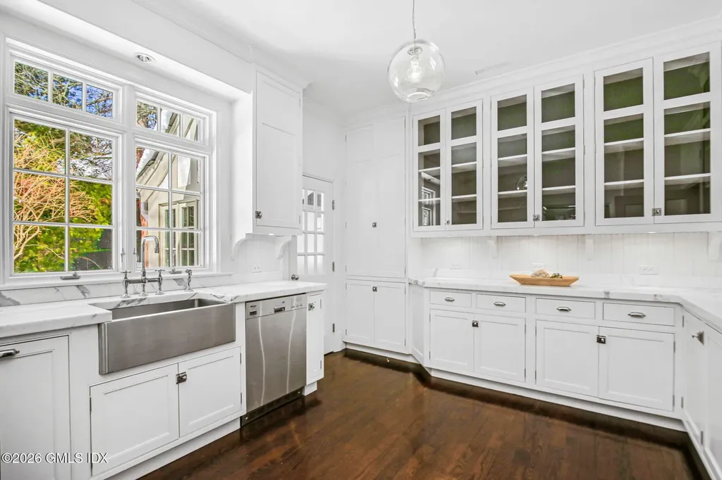 164 Round Hill Road Greenwich CT 06831