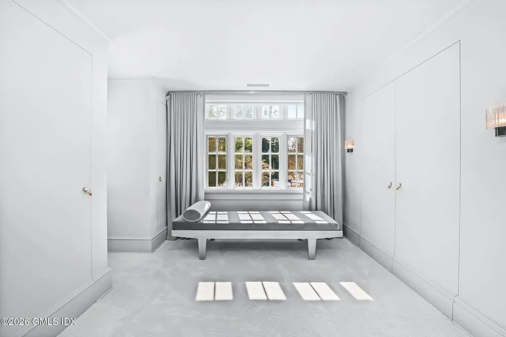 164 Round Hill Road Greenwich CT 06831