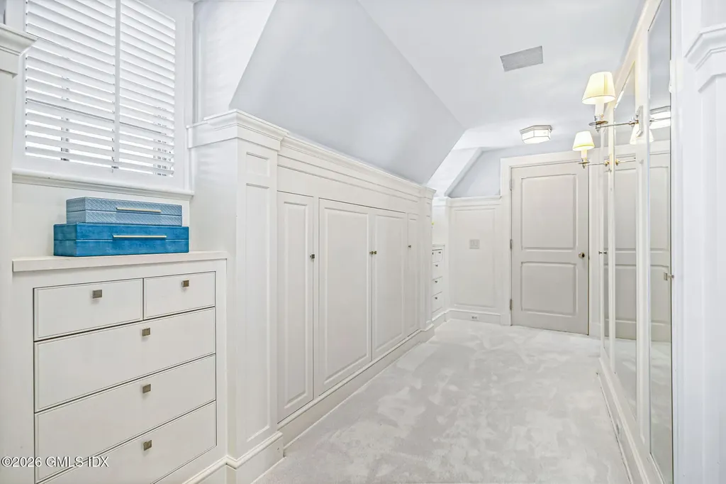 164 Round Hill Road Greenwich CT 06831